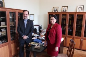 CULTURE CENTER OF IRAN AND INSTITUTE OF ORIENTAL STUDIES ENHANCES TIES